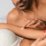 Goliate Aceite comestible de masaje y lubricante 2 en 1 BIO - nuez 2 ml - muestra - para ella y para él