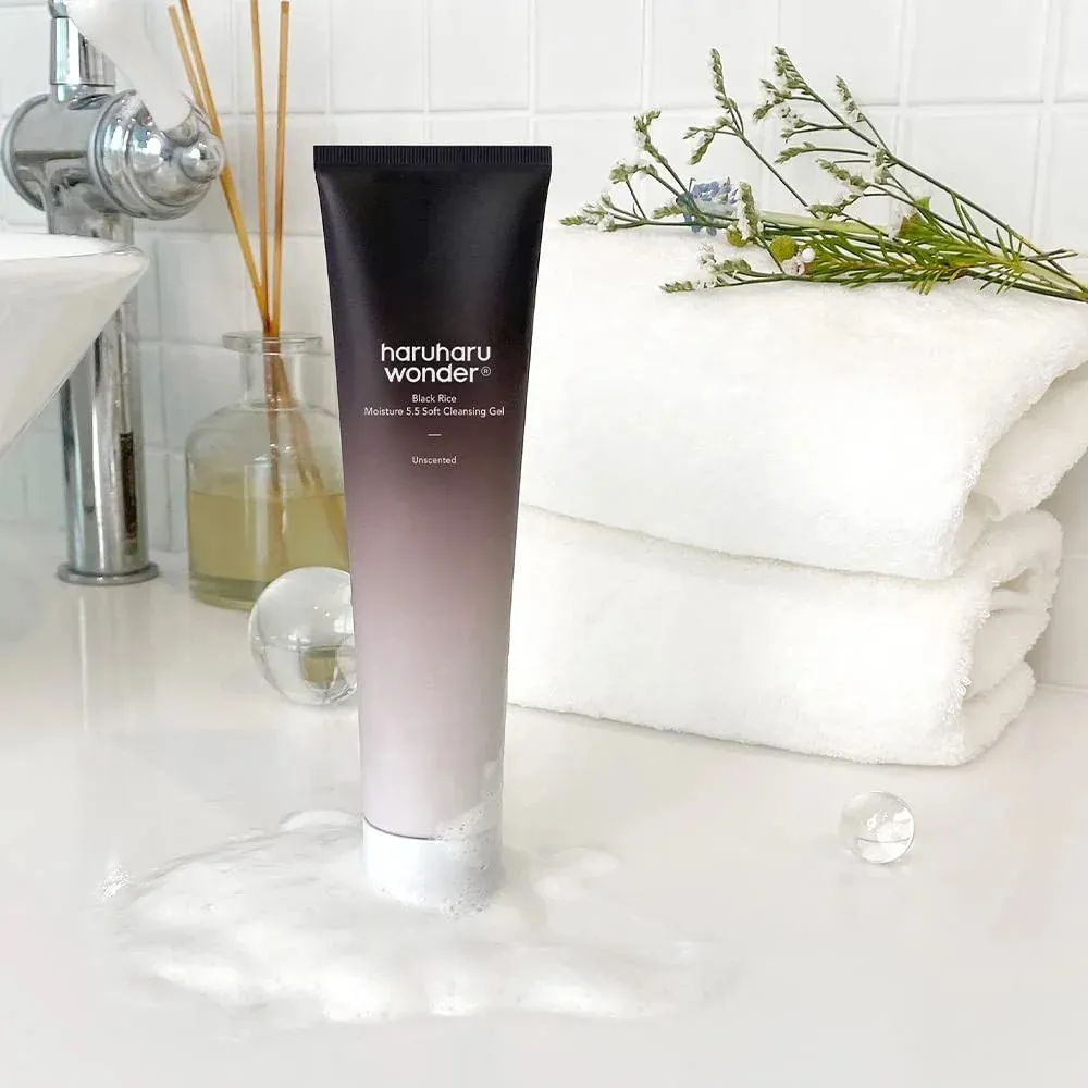 Wonder Black Rice Moisture 5.5 Soft Cleansing Gel gel limpiador facial suave con pH 5,5 100 ml
