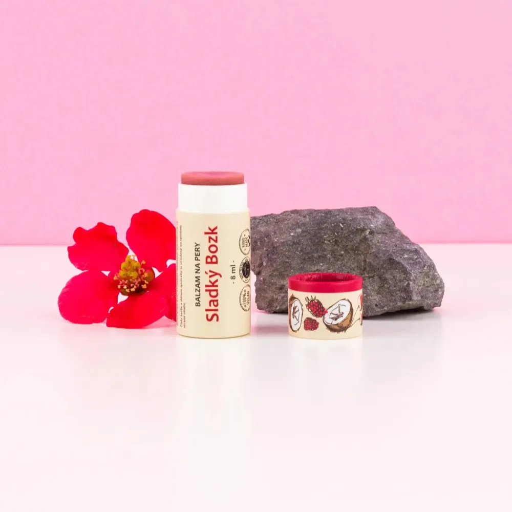 Kvitok Bálsamo labial Sweet Kiss (8 ml) - matiza ligeramente los labios