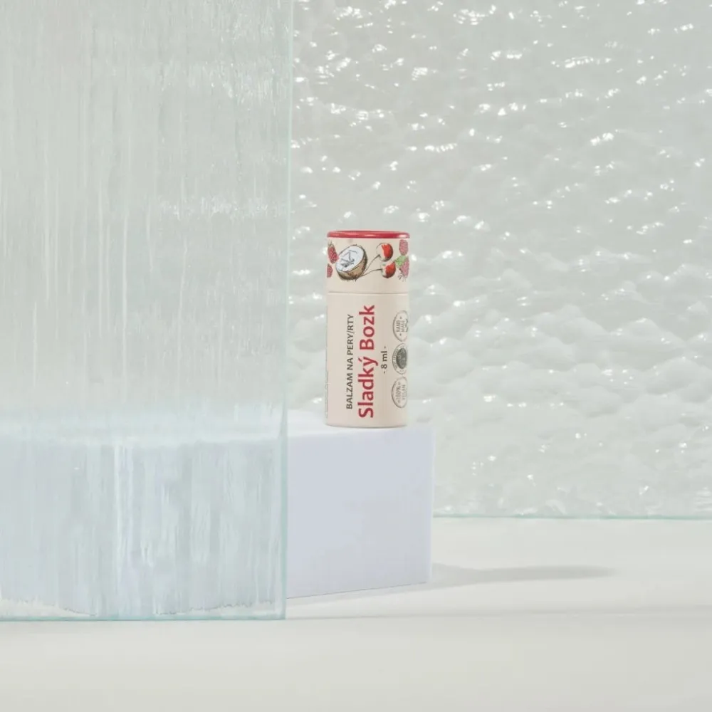 Kvitok Bálsamo labial Sweet Kiss (8 ml) - matiza ligeramente los labios