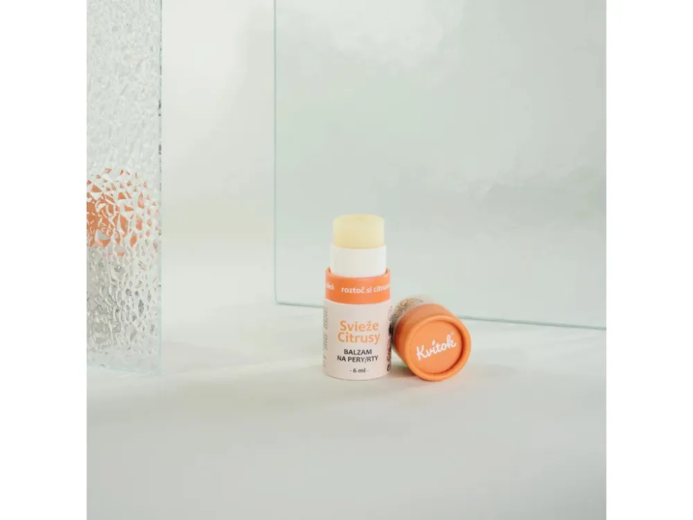 Kvitok Bálsamo labial regenerador con Q10 (8 ml) - con aceite de ciruela