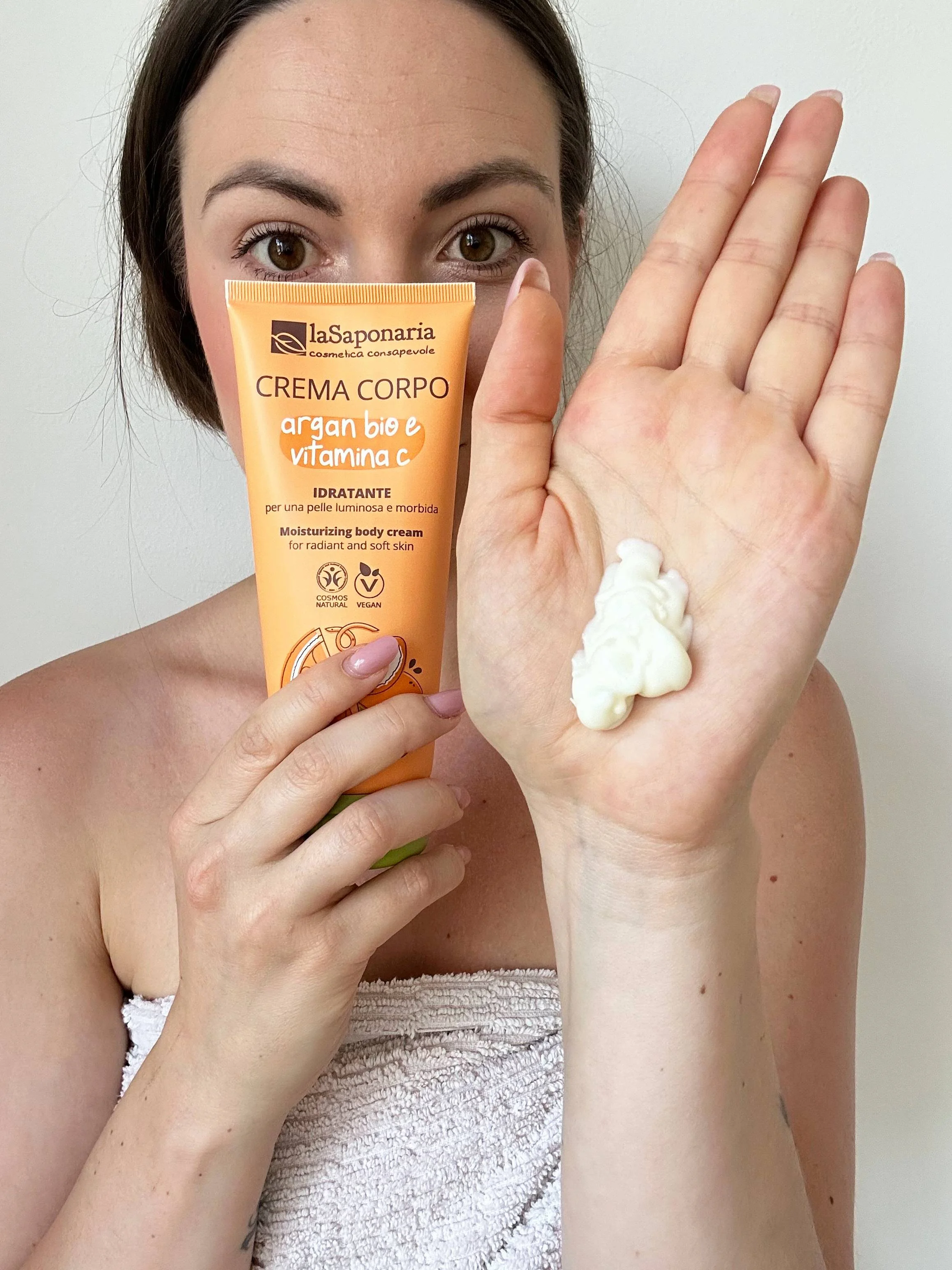 laSaponaria Crema corporal hidratante con argán BIO y vitamina C 200 ml - para una piel radiante y suave