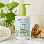 laSaponaria Gel limpiador íntimo protector con té verde BIO (250 ml) - apto después del parto y durante la menstruación