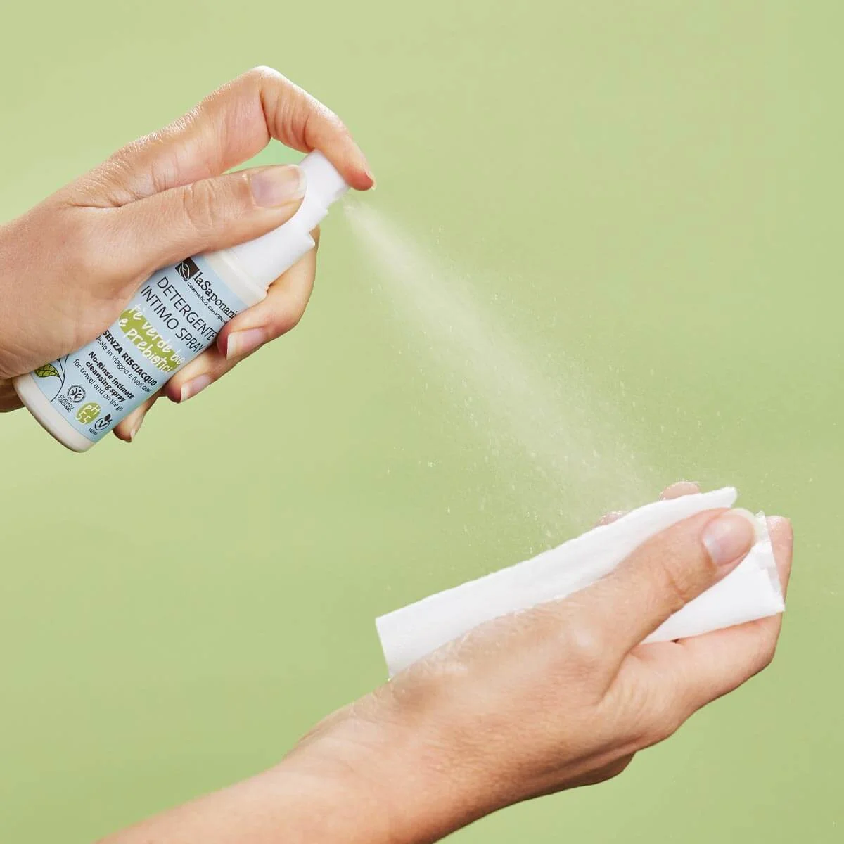 laSaponaria Spray íntimo sin aclarado con té verde BIO (50 ml) - higiene íntima rápida en cualquier momento y lugar