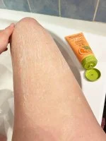 laSaponaria Exfoliante corporal con ginkgo biloba BIO y vitamina C 30 ml - para una piel suave y radiante