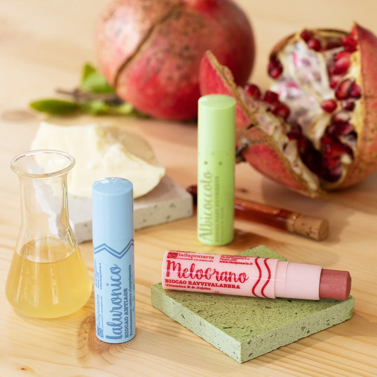 laSaponaria Bálsamo labial con color Biocao con granada BIO (5,7 ml) - para un color natural de los labios