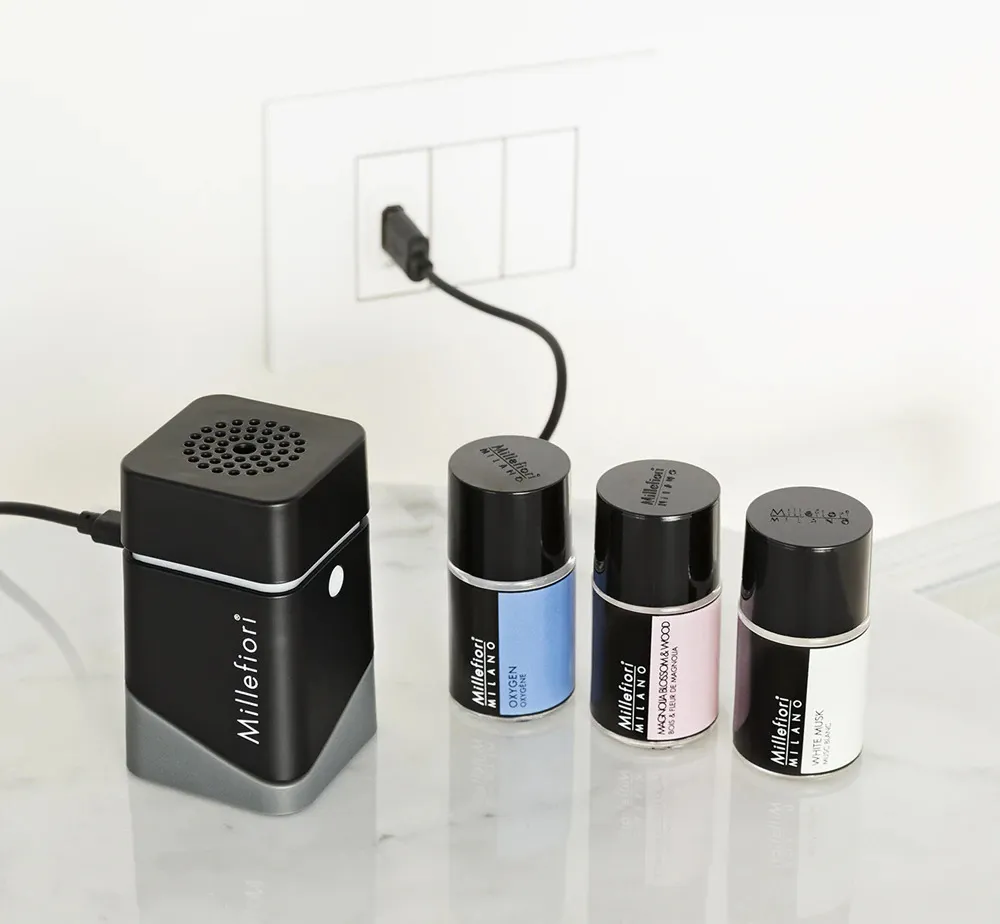 Moveo Mini difusor de fragancia compacto negro Millefiori Moveo Mini kompaktní vonný difuzér černý
