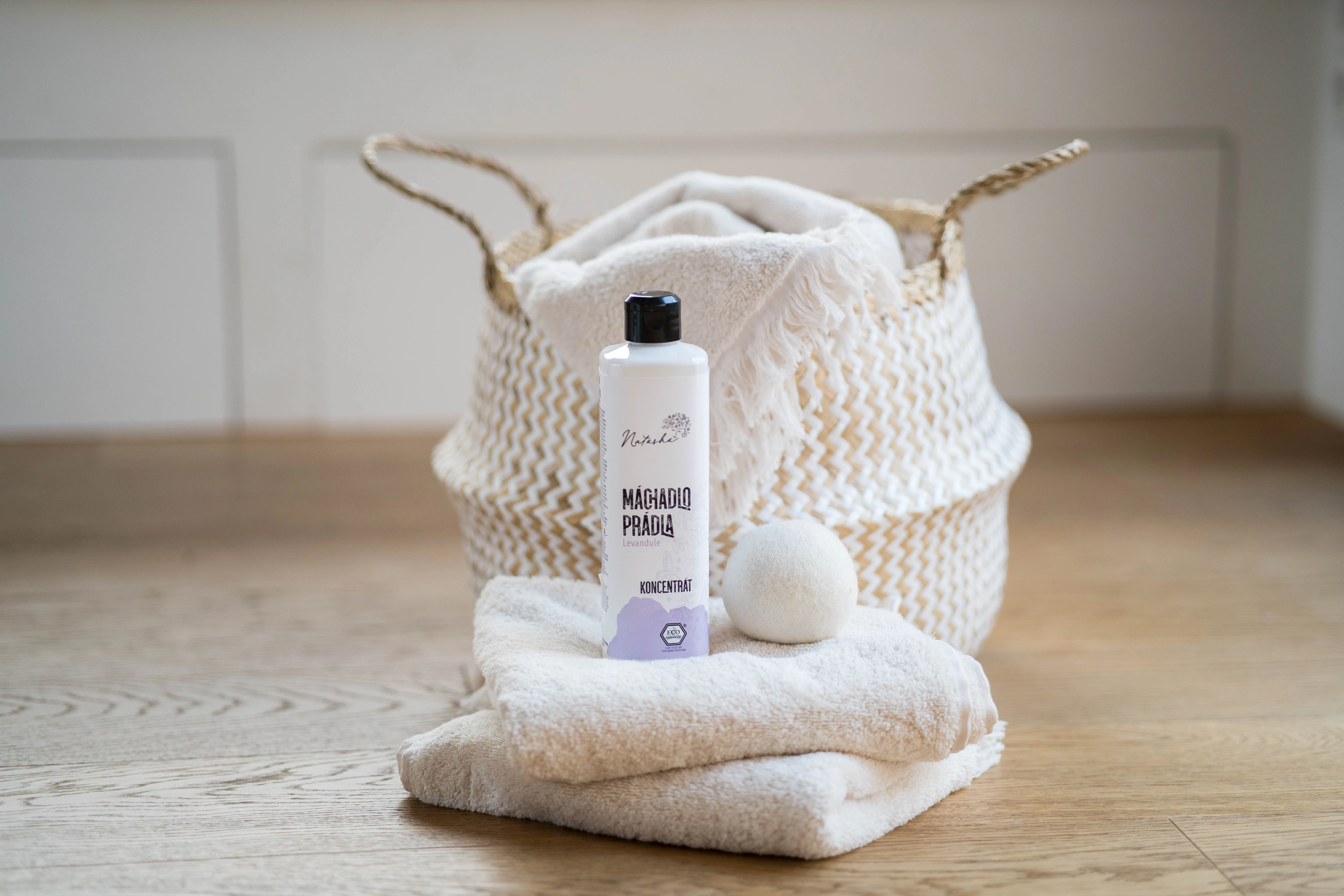 Natasha Aclarante para la colada Lavanda - concentrado 3 l - protege tu ropa y tu piel