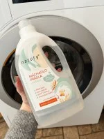 Natuty Agente de enjuague para la ropa con aroma a limón 1,5 l