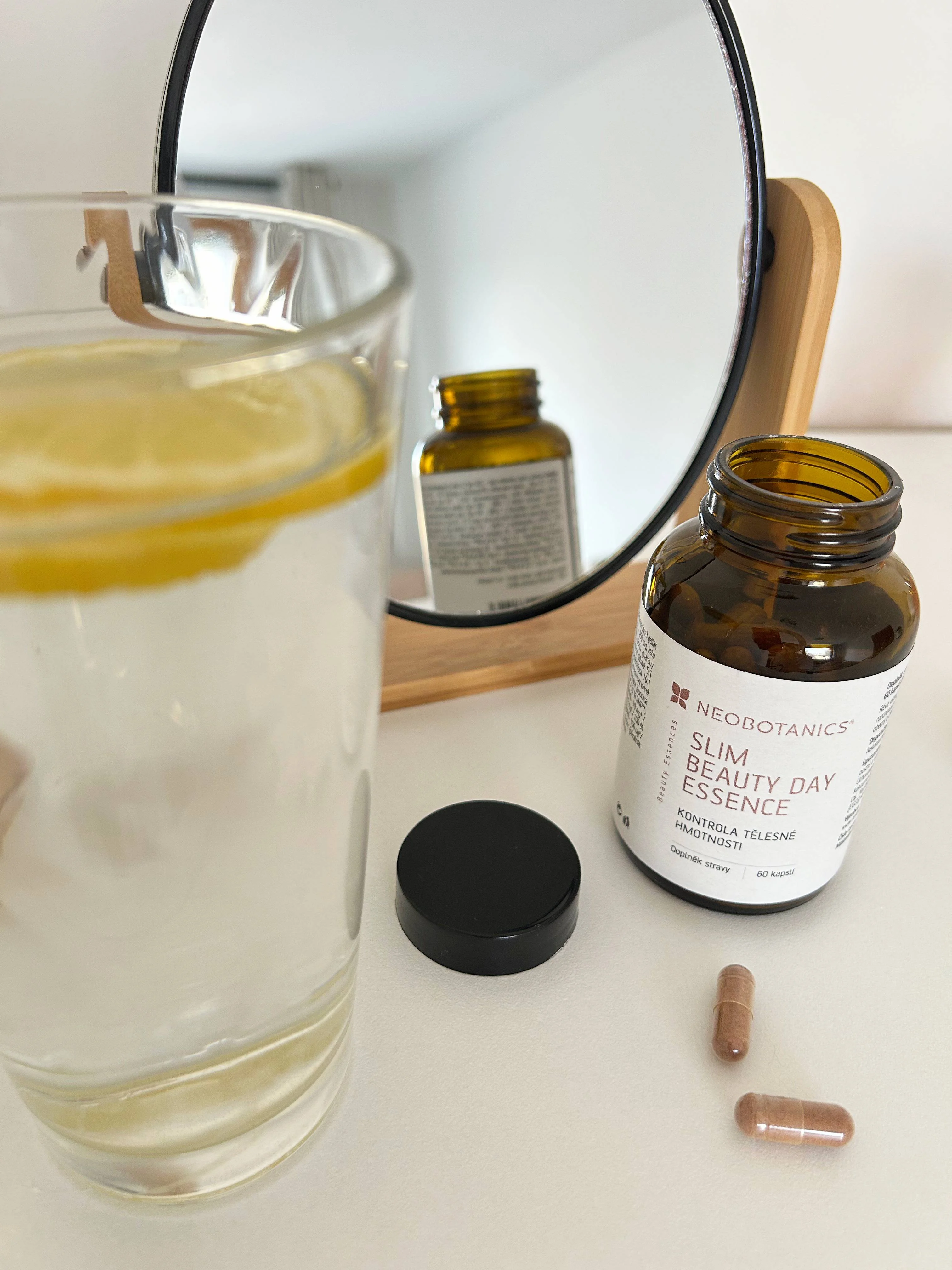 Neobotanics Slim Beauty Day Essence (60 cápsulas) - contribuye al control del peso corporal