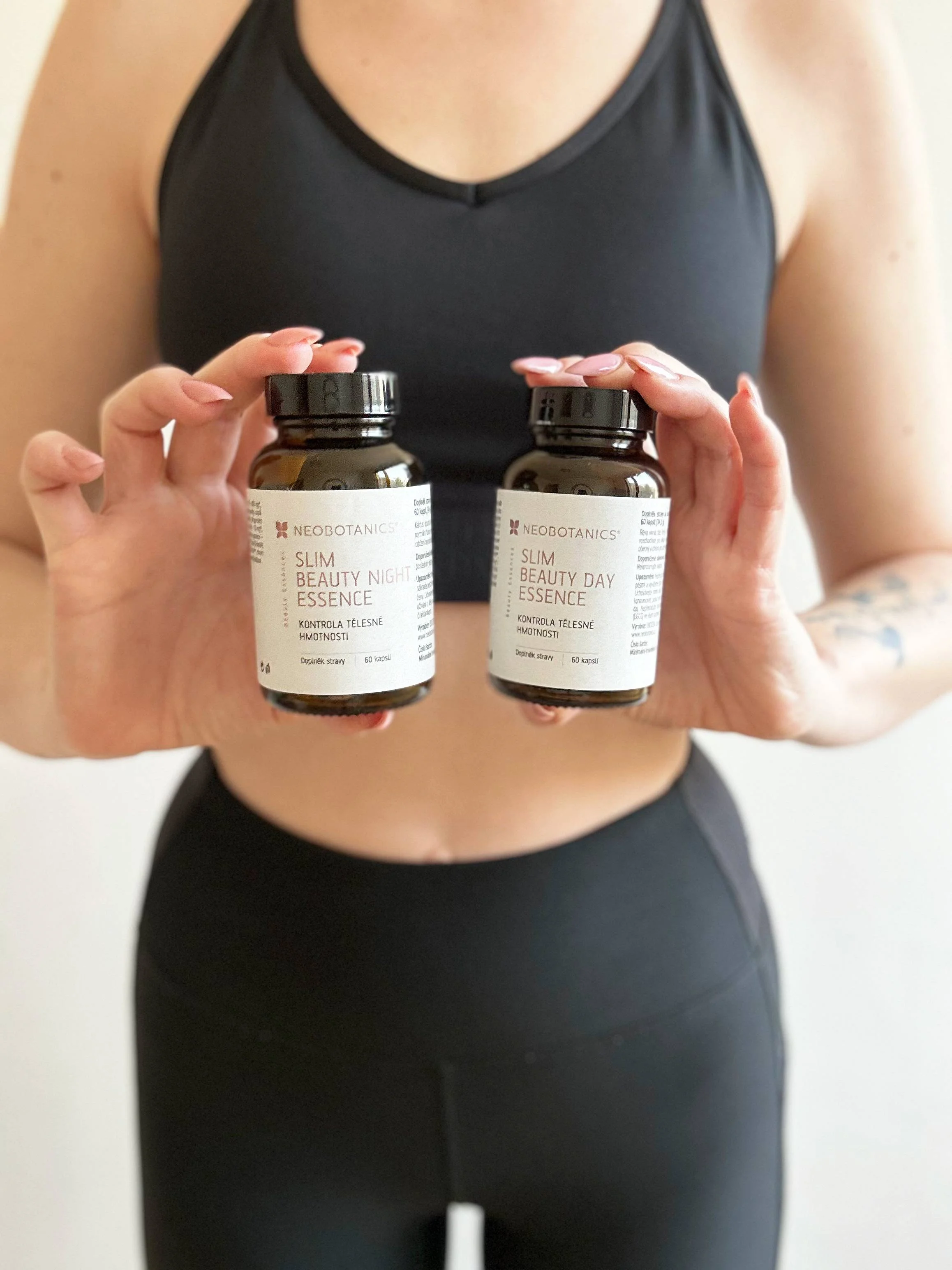 Neobotanics Slim Beauty Day Essence (60 cápsulas) - contribuye al control del peso corporal