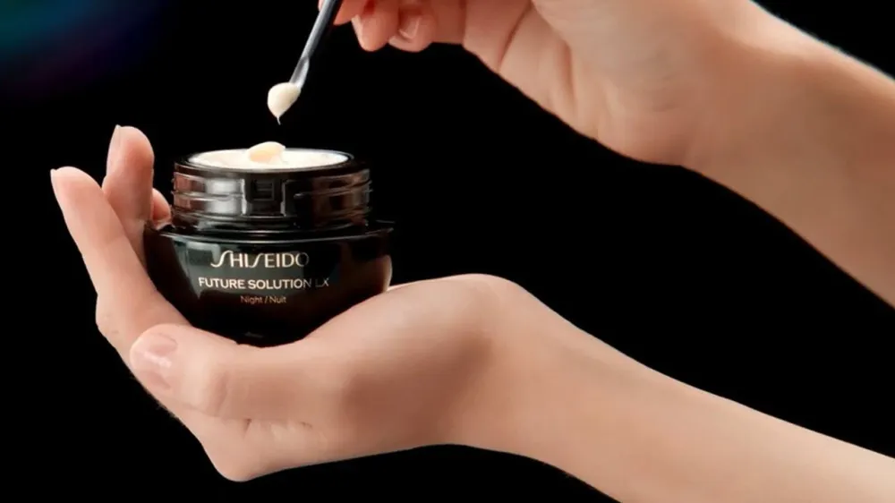Future Solution LX crema de noche regeneradora y antiarrugas 50 ml