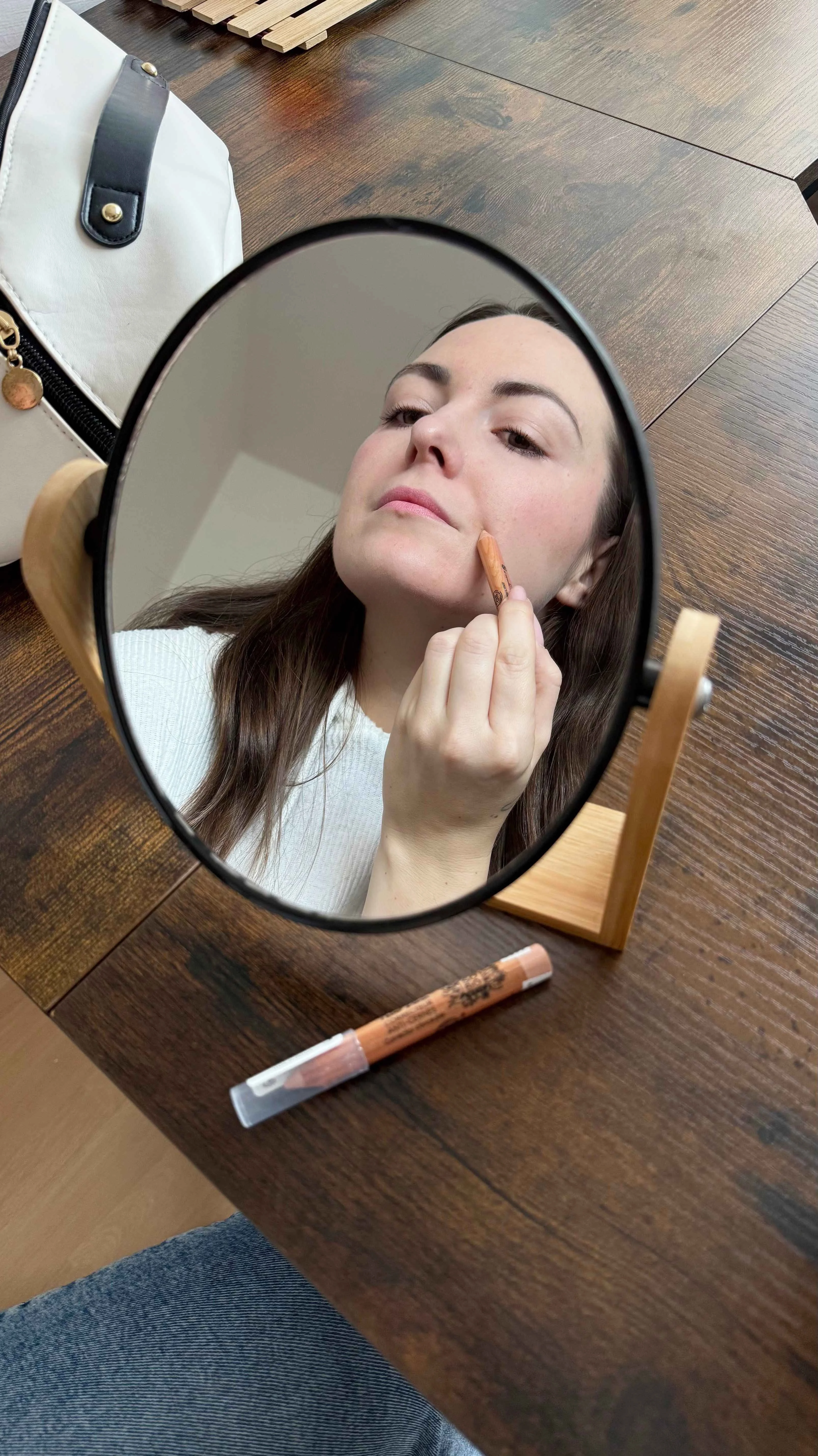 SO’BiO étic Corrector BIO (4 g) 25 BEIGE DORÉ — beige dorado - cubre las imperfecciones de la piel