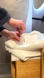 SO’BiO étic Sérum hidratante fortalecedor con leche de burra BIO (30 ml) - con ácido hialurónico