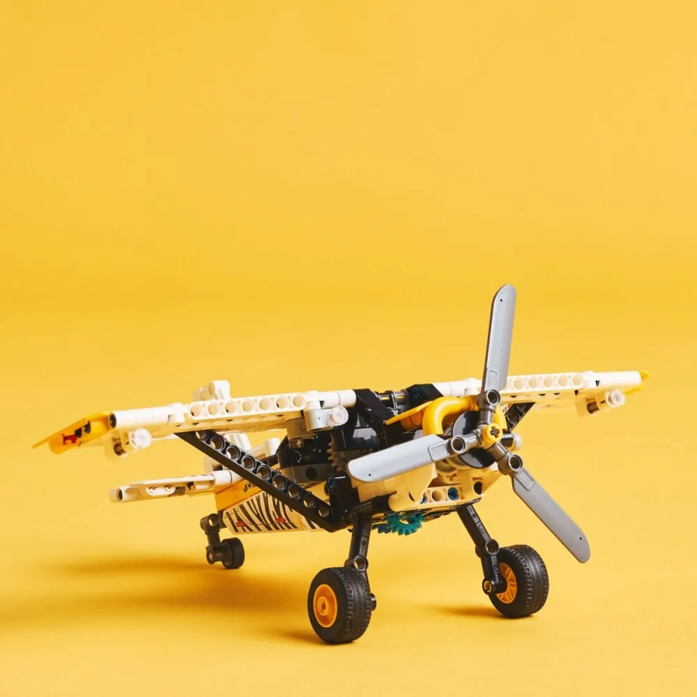Technic 42198 Avión para zonas remotas