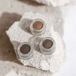 Uoga Uoga Pomada cremosa para cejas (2,5 ml) 792 Forest Path - Dark Brown - 3 tonos para un efecto de cejas más pobladas