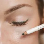 Uoga Uoga Lápiz de ojos suave BIO 850 Blacker than Black - Negro - 4 tonos para cada look