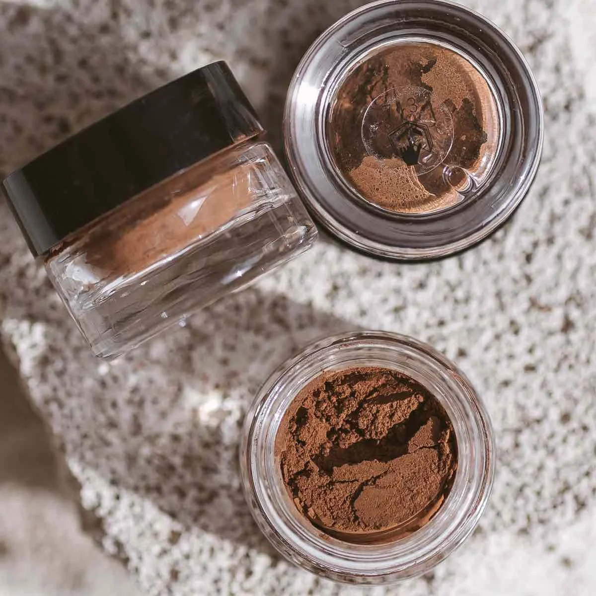 Uoga Uoga Sombras de ojos minerales sueltas con ámbar (1 g) 713 Oh-Owl - 10 tonos