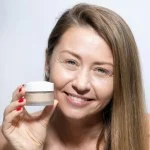 Uoga Uoga Base de maquillaje mineral en polvo con ámbar (10 g) 806 Goddess of Gold - ligera, natural, SPF 15