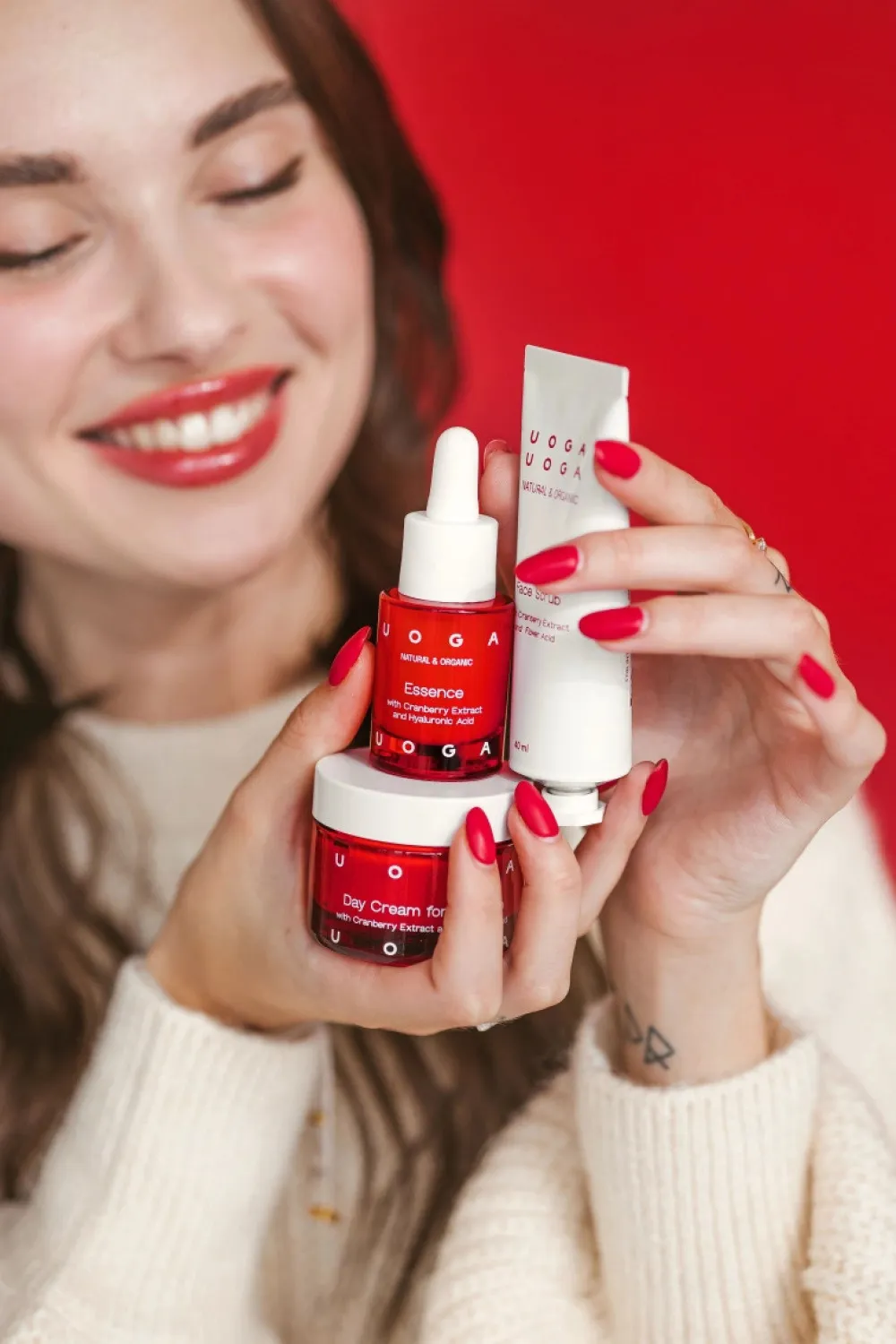 Uoga Uoga Acondicionador regenerador en spray con arándanos rojos y proteína BIO (100 ml) - para facilitar el desenredado y aportar brillo al cabello