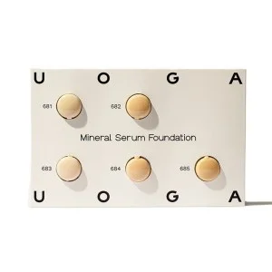 Uoga Uoga Set de muestras de base de maquillaje mineral líquida y sérum SPF 20 BIO (10 x 1 ml) - 10 tonos de base de maquillaje