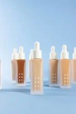 Uoga Uoga Maquillaje mineral líquido y sérum SPF 20 BIO (30 ml) 681 Rising Moon - hidrata y protege la piel