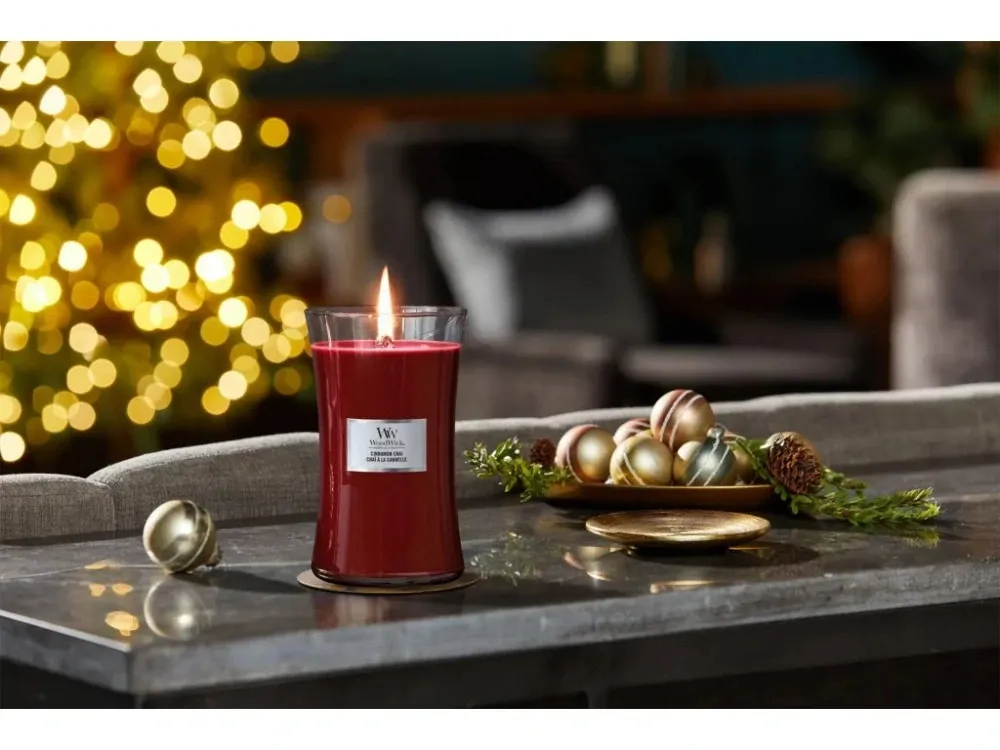 Vela aromática WoodWick Cinnamon Chai con mecha de madera 609,5 g