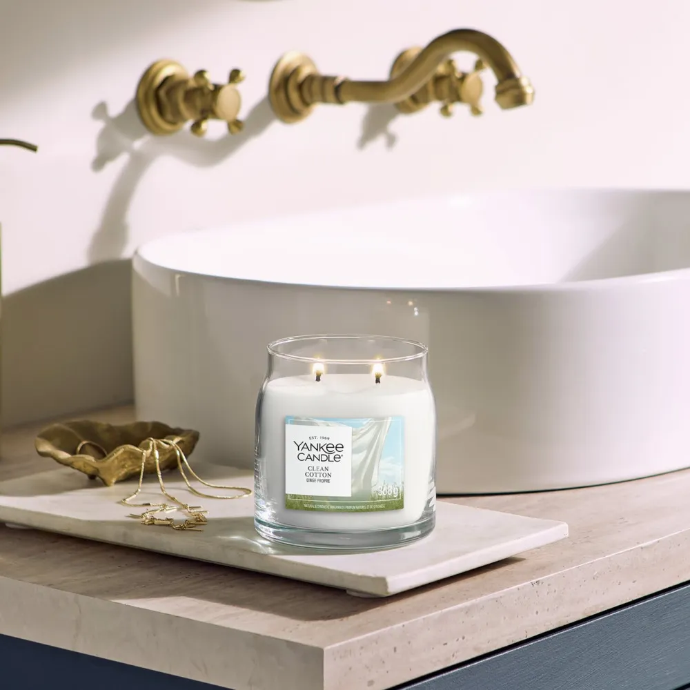 Vela Yankee Candle Clean Cotton firma signature mediana 368 g