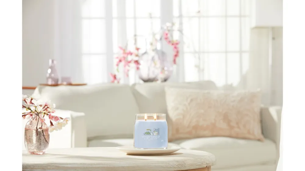 Vela Yankee Candle Clean Cotton firma signature mediana 368 g