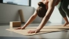 # Jak cvičit psa hlavou dolů bez bolesti zápěstí

Pes hlavou dolů (Adho Mukha Svanasana) je jedna z 