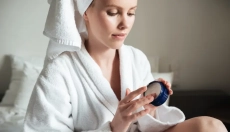 ¿Qué es la urea y para qué se utiliza si te molestan las manos secas, escamas o talones agrietados?