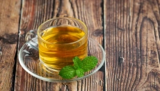 Beba té de menta y mantenga la presión arterial en el rango normal.