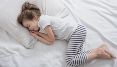 La melatonina es clave para noches tranquilas en los niños.
