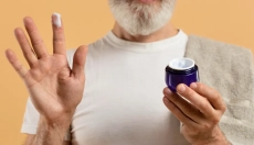 Hidratación de la mucosa nasal gracias a la pomada para costras