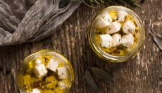 Todo lo que necesitas saber sobre el queso en escabeche casero