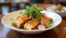 Nem rán y su crujiente sabor te transportarán a Vietnam.