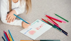 Cómo quitar fácilmente la tinta de bolígrafo de tu ropa