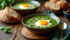 Sopa de espinacas como un almuerzo saludable que te encantará