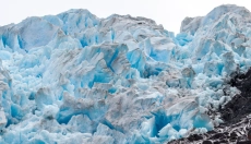 Agua de glaciar: la historia de la pureza preservada durante milenios