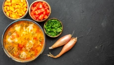 Conserva el verano con un lecho de verduras en conserva