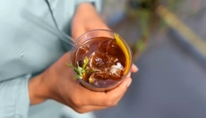 Descubra la magia del té cold brew y su sabor suave