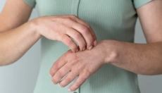 Cómo tratar el sarpullido por calor en adultos y qué lo causa